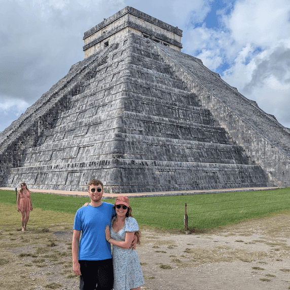 Cat in front of the iconic Chichen Itza